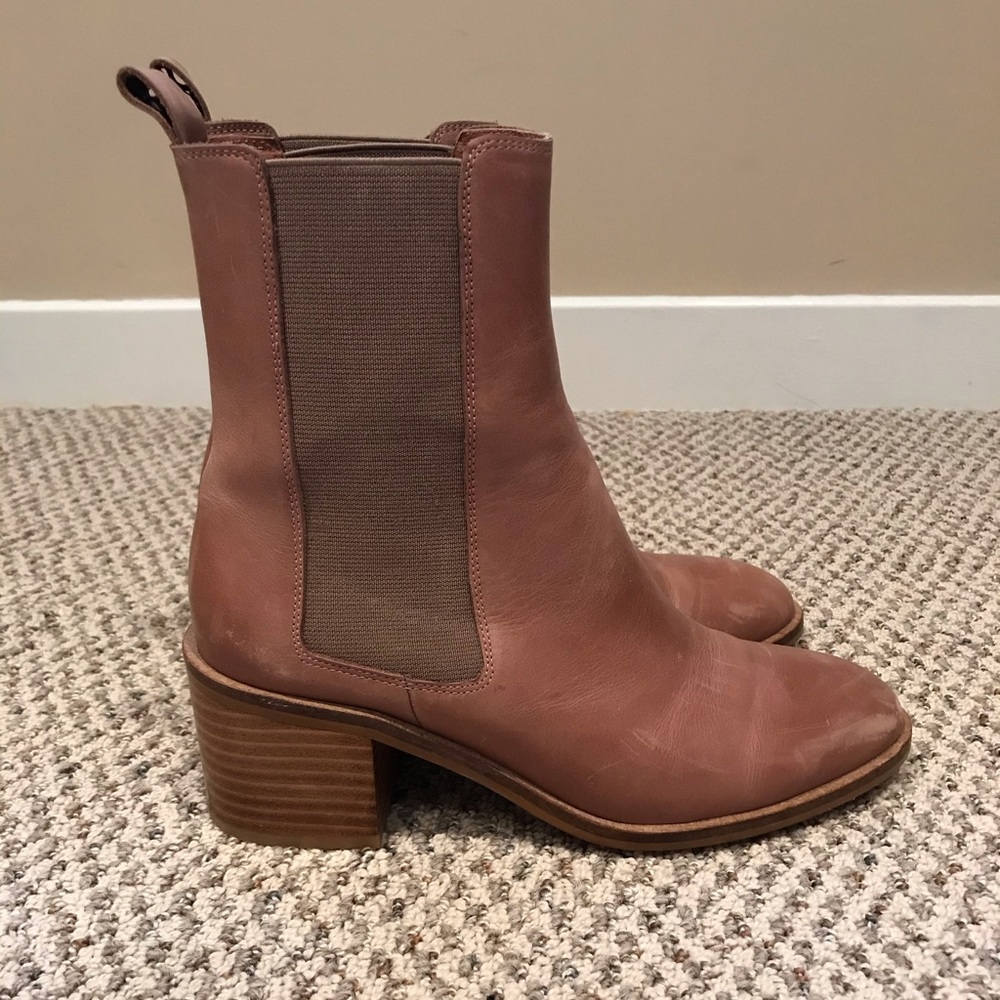 Alias Mae Gail Chelsea boot in Taupe Burnished